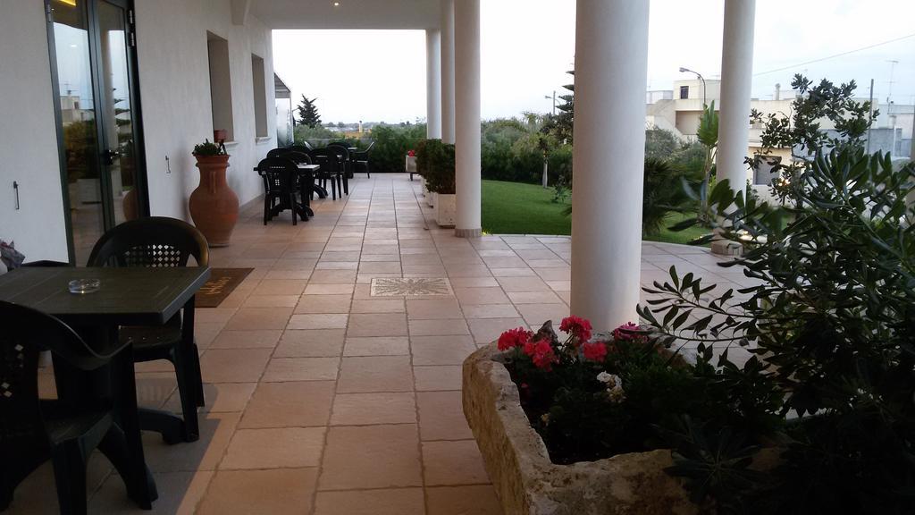 B&B Hotel Helios Uggiano La Chiesa Exteriör bild